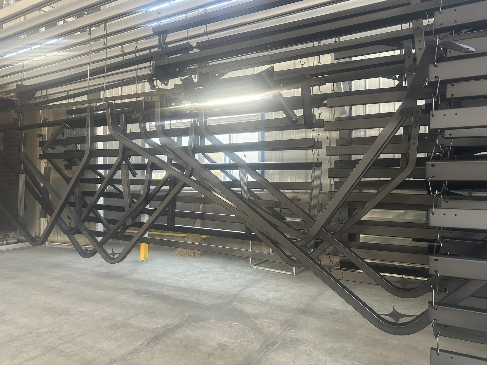 Fully welded, powder-coated diamond steel posts for padel courts